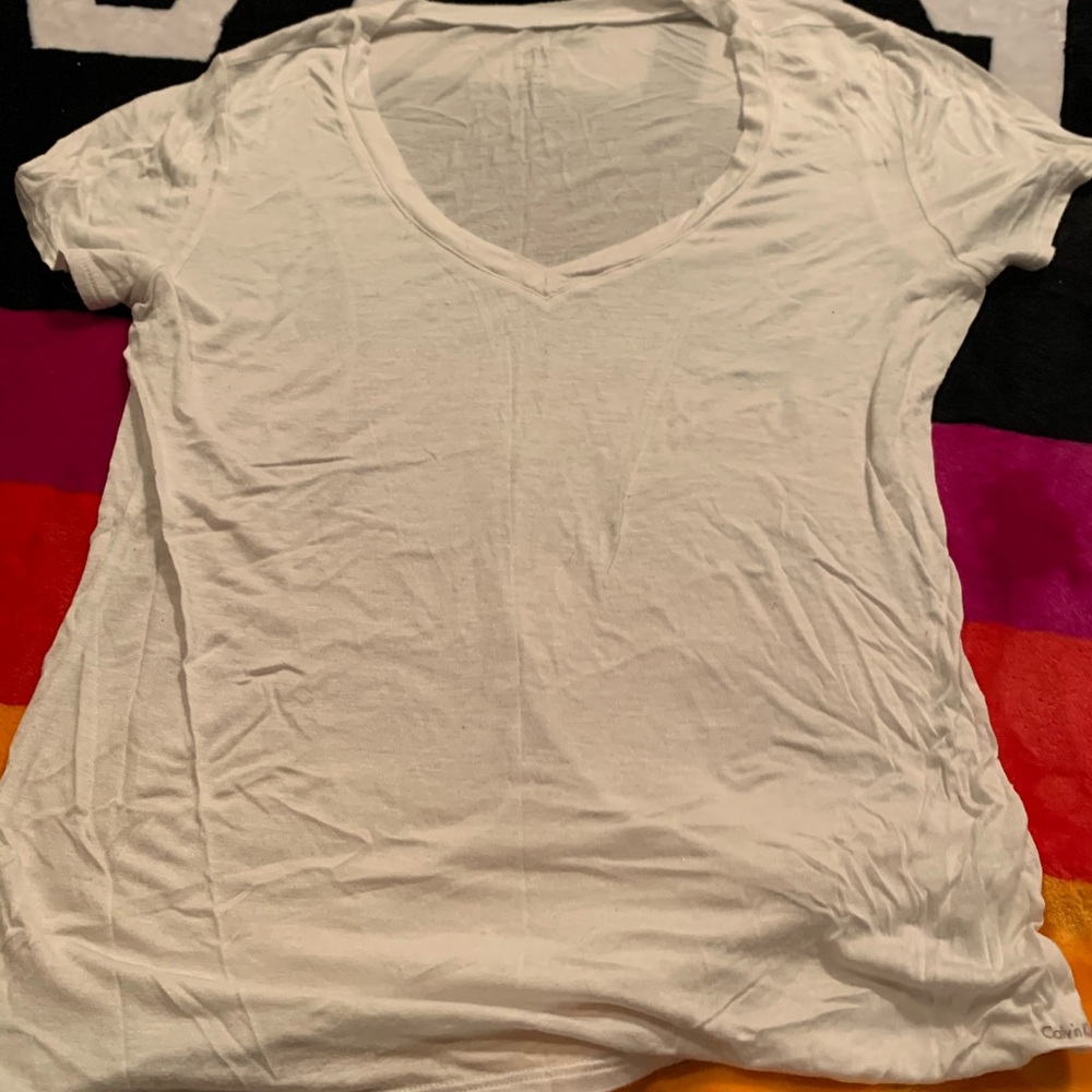 Large Calvin Klein white tee